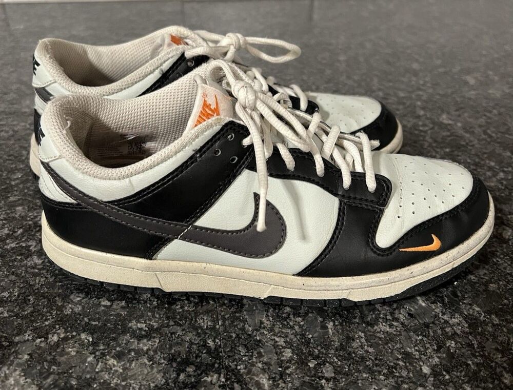 Nike Dunk Low ‘Mini Swoosh’ Girls / Boys Unisex Black And White Sz 4.5
